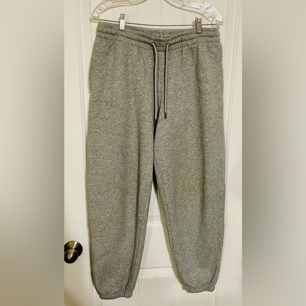 CSG. Gray Sweats Relaxed Fit Size Medium